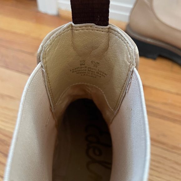 Sam Edelman Laguna boot in sesame - Picture 3 of 4